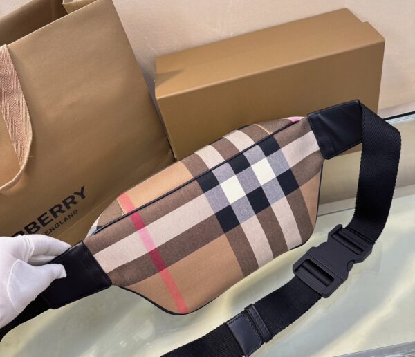 Belt Bag - Burberry - Image 7
