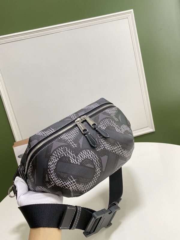 Belt Bag - Burberry - Image 8