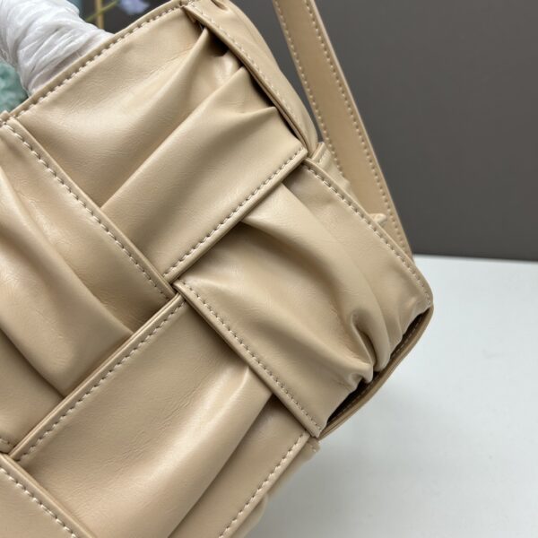 Arco - Image 2