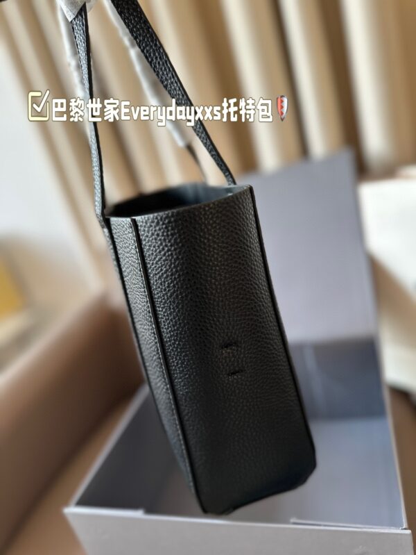 Everyday Tote - Image 9