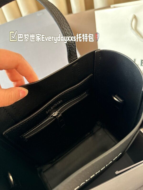 Everyday Tote - Image 6