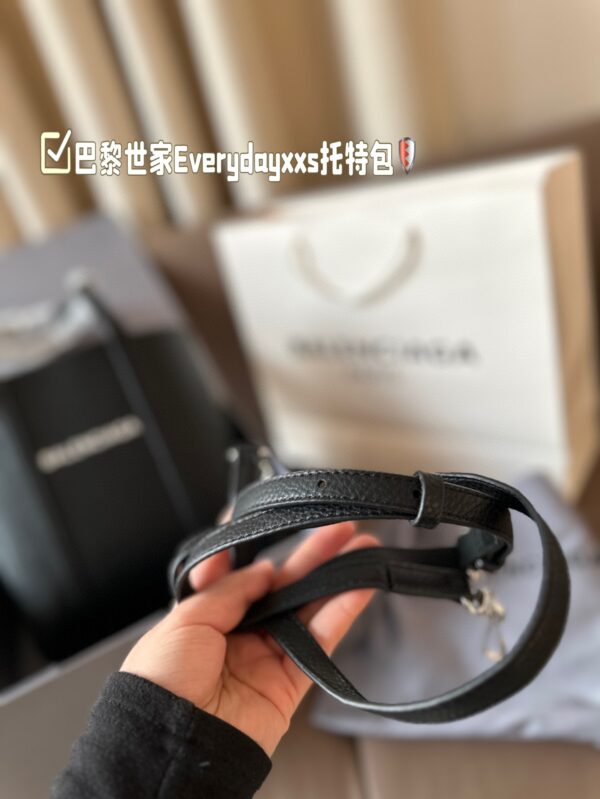 Everyday Tote - Image 5