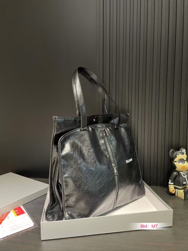 Everyday Tote - Image 4