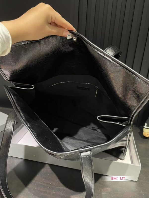 Everyday Tote - Image 5