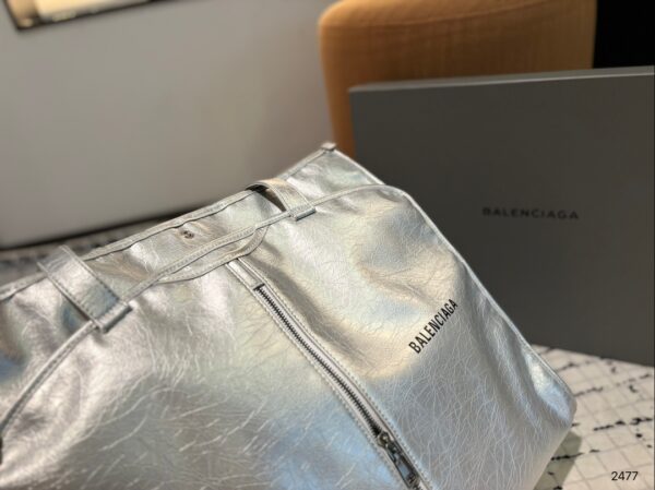Everyday Tote - Image 8