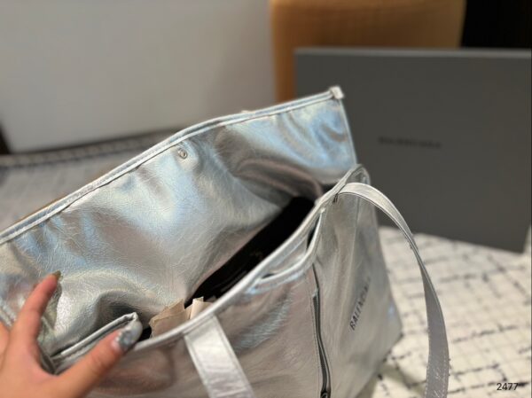 Everyday Tote - Image 2