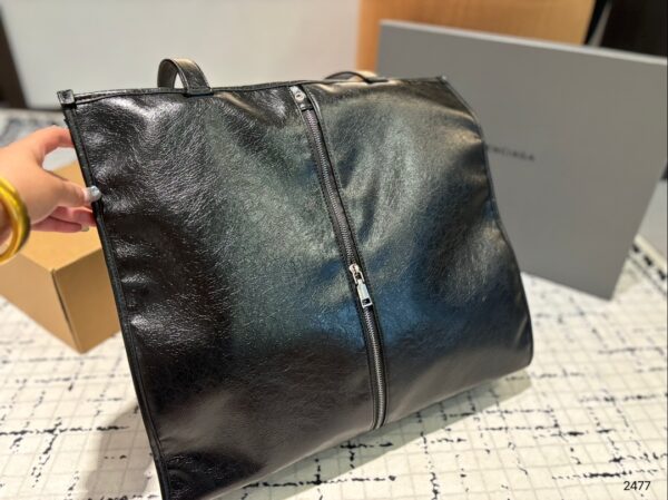 Everyday Tote - Image 5