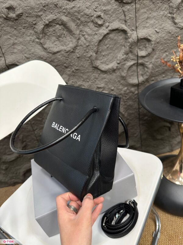 Everyday Tote - Image 2