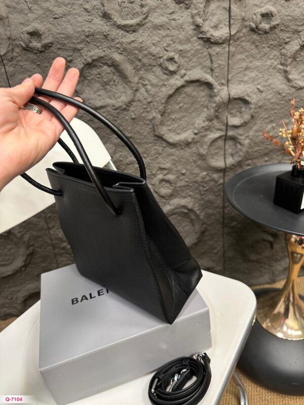 Everyday Tote - Image 7