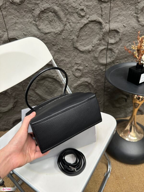 Everyday Tote - Image 5