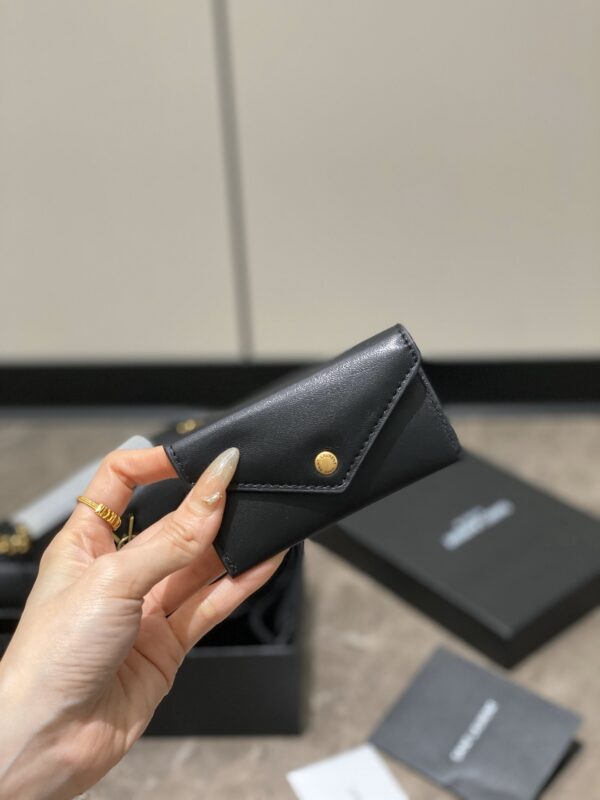 Loulou - Image 7