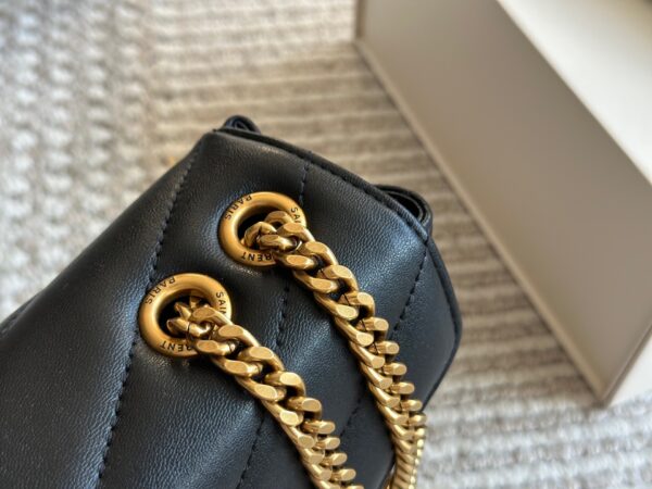 Loulou - Image 3