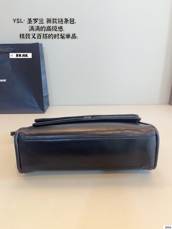 Loulou - Image 6