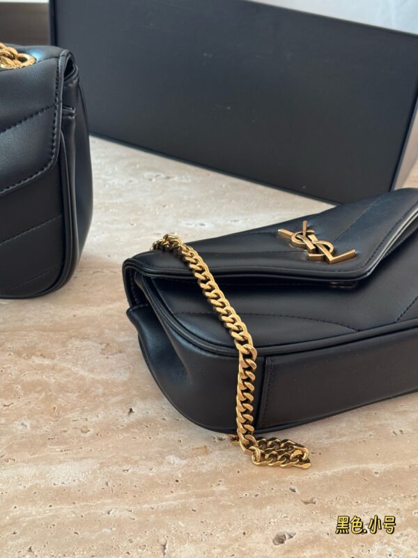 Loulou - Image 7