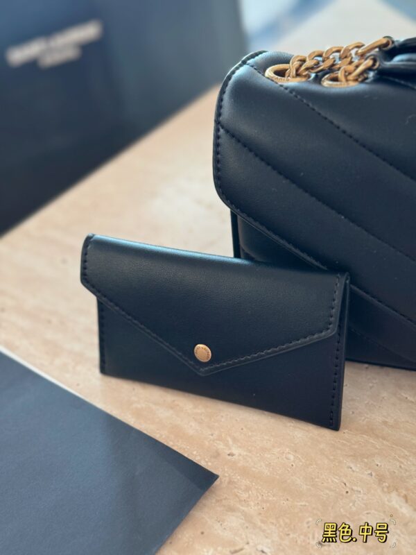 Loulou - Image 6
