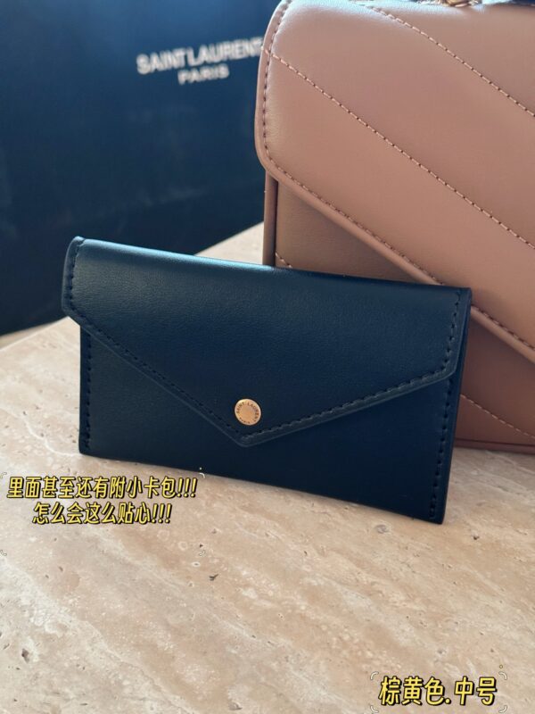 Loulou - Image 5