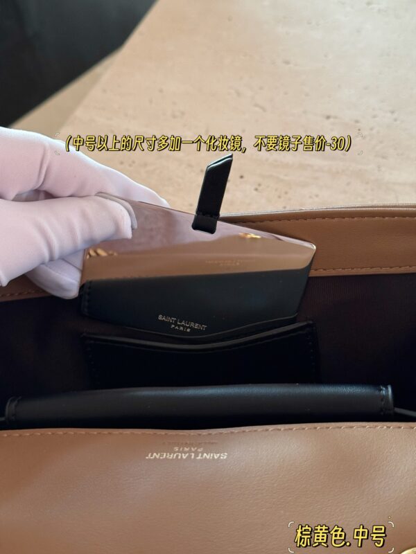 Loulou - Image 6