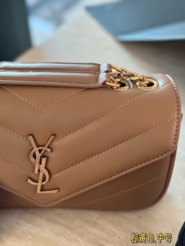 Loulou - Image 7