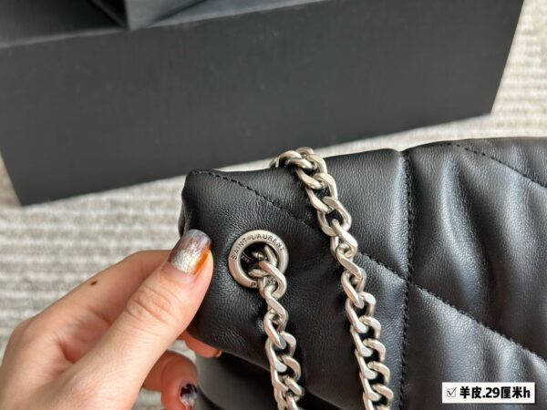 Loulou - Image 6