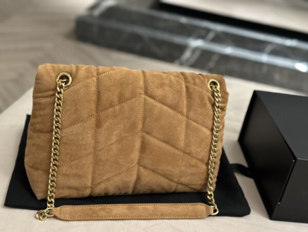 Loulou - Image 7