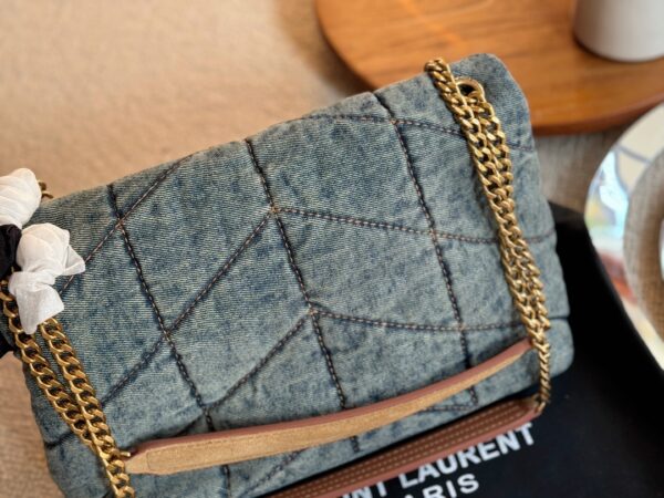 Loulou - Image 5
