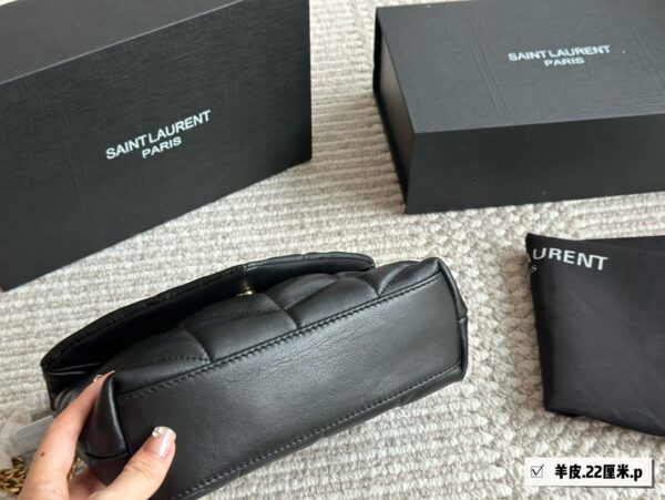 Loulou - Image 7