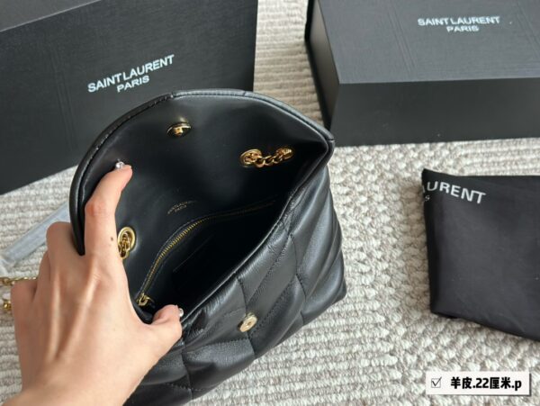 Loulou - Image 8