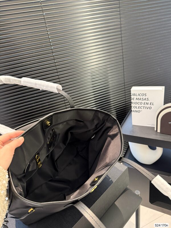 Double Tote - Image 6