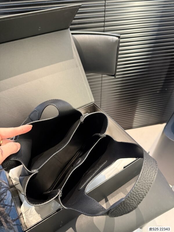 Double Tote - Image 8