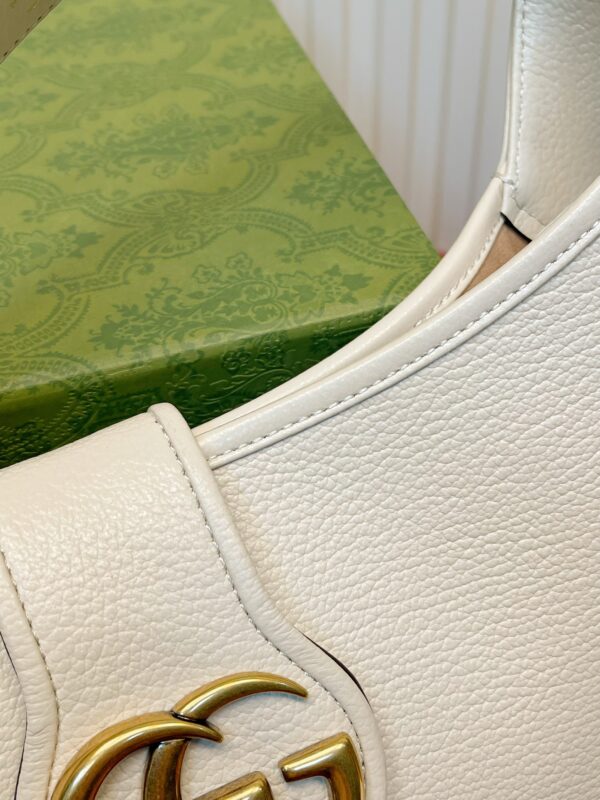 Jackie - Image 5