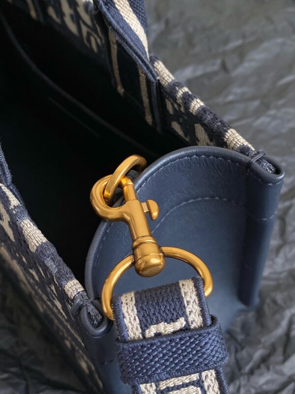 Book Tote - Image 7