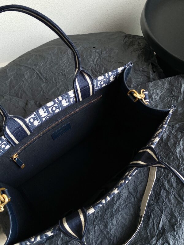Book Tote - Image 7
