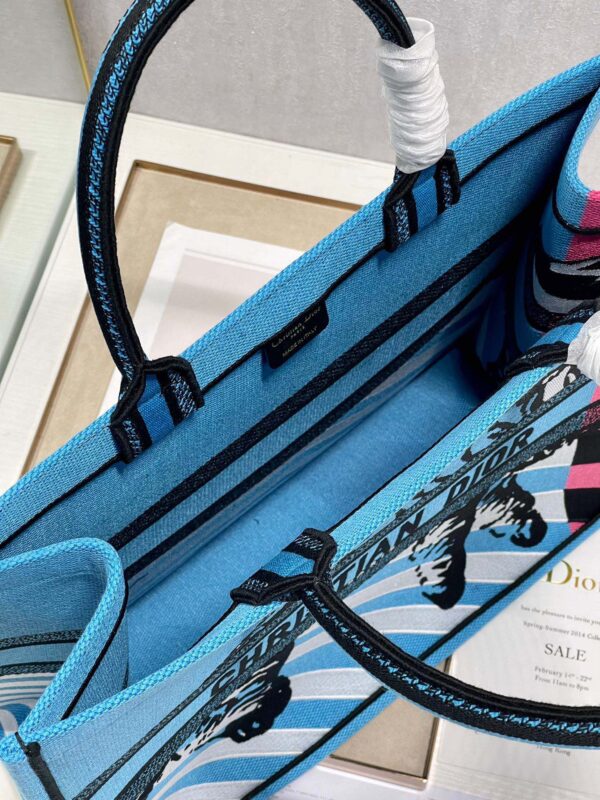 Book Tote - Image 9