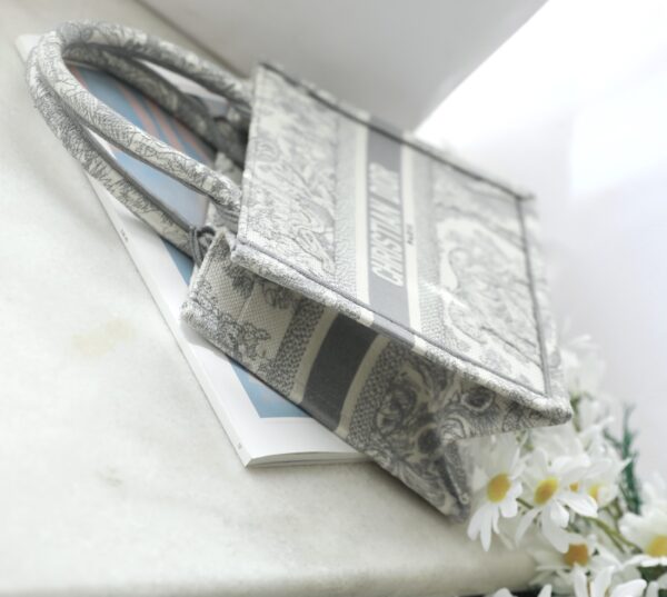 Book Tote - Image 9