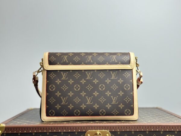 Dauphine - Image 3