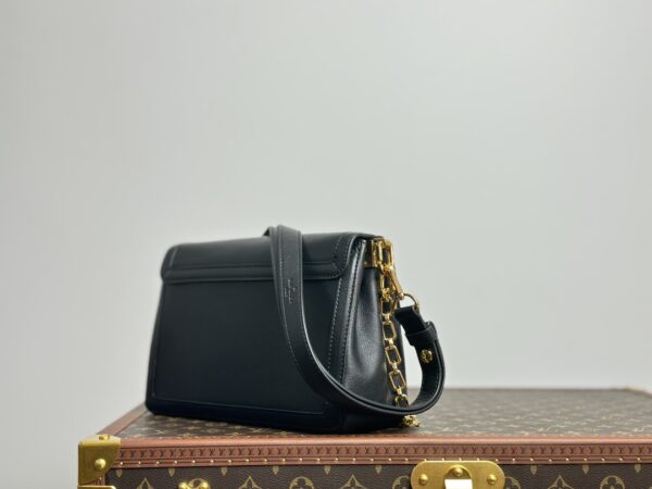 Dauphine - Image 6