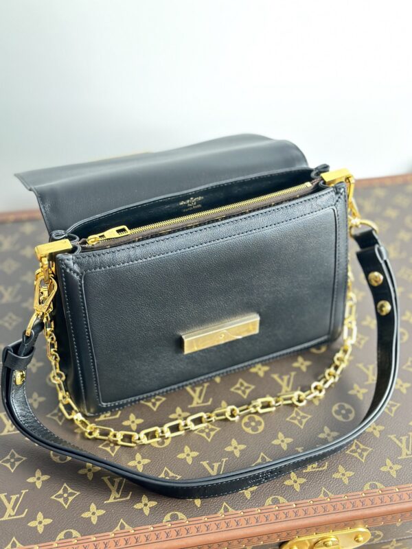 Dauphine - Image 3