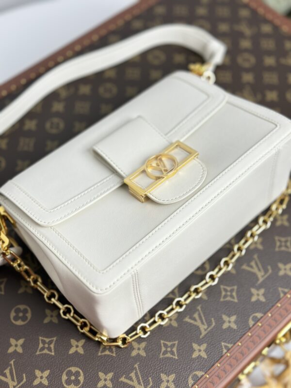 Dauphine - Image 3