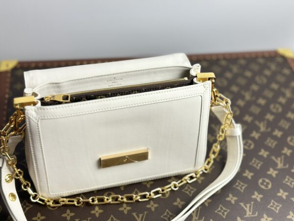Dauphine - Image 5