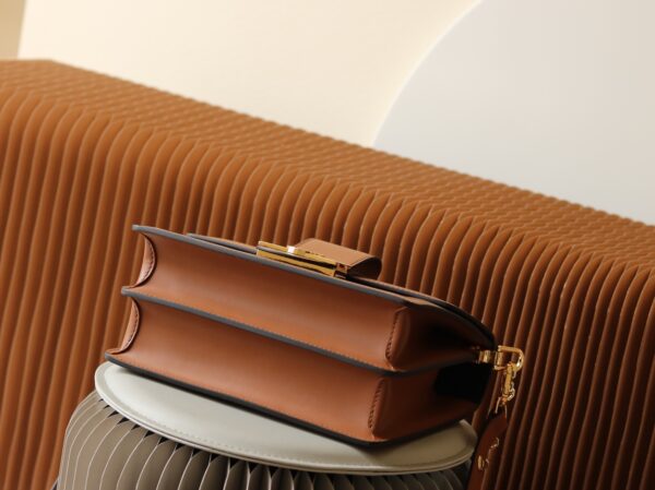 Dauphine - Image 4