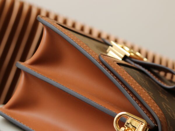 Dauphine - Image 7