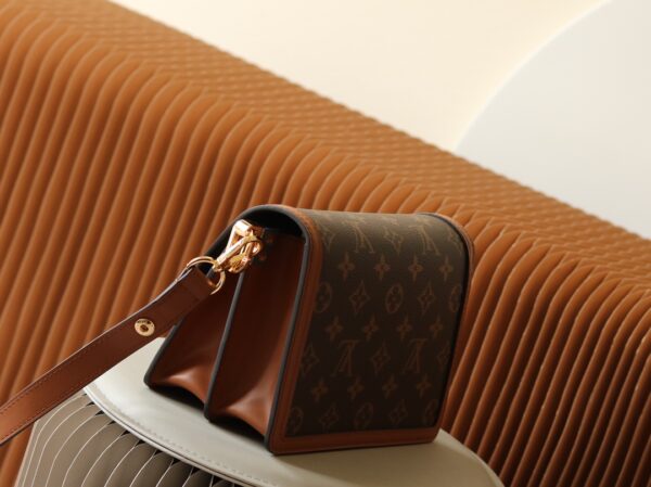 Dauphine - Image 7