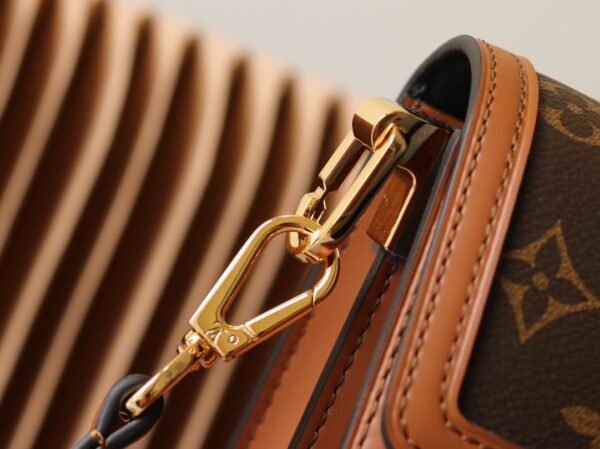 Dauphine - Image 3