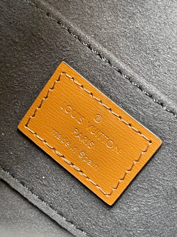 Dauphine - Image 7
