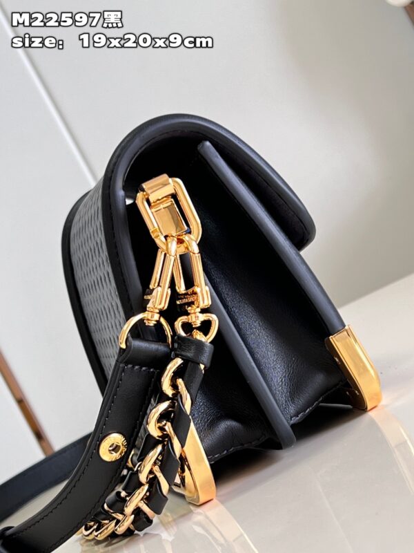 Dauphine - Image 3