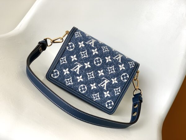 Dauphine - Image 3