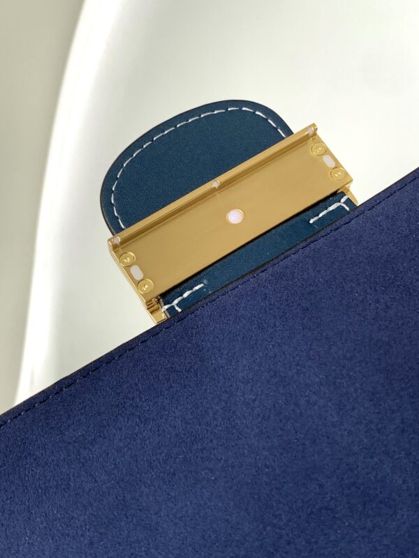 Dauphine - Image 7