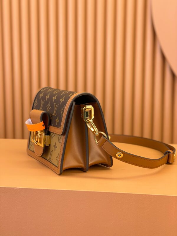 Dauphine - Image 2