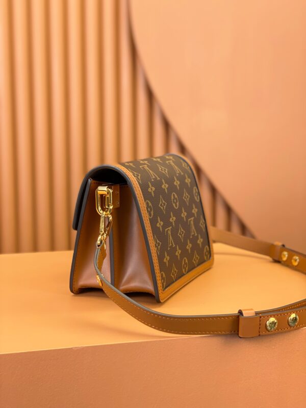 Dauphine - Image 3