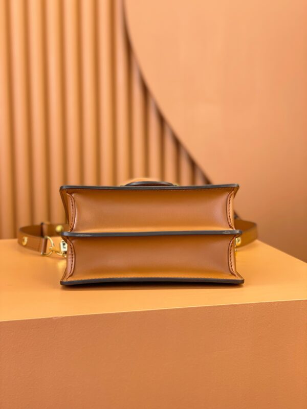 Dauphine - Image 7